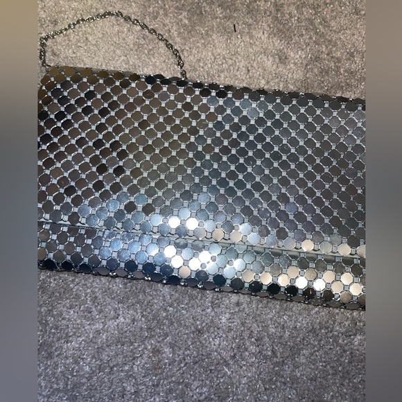 Silver clutch with chain - Picture 7 of 7